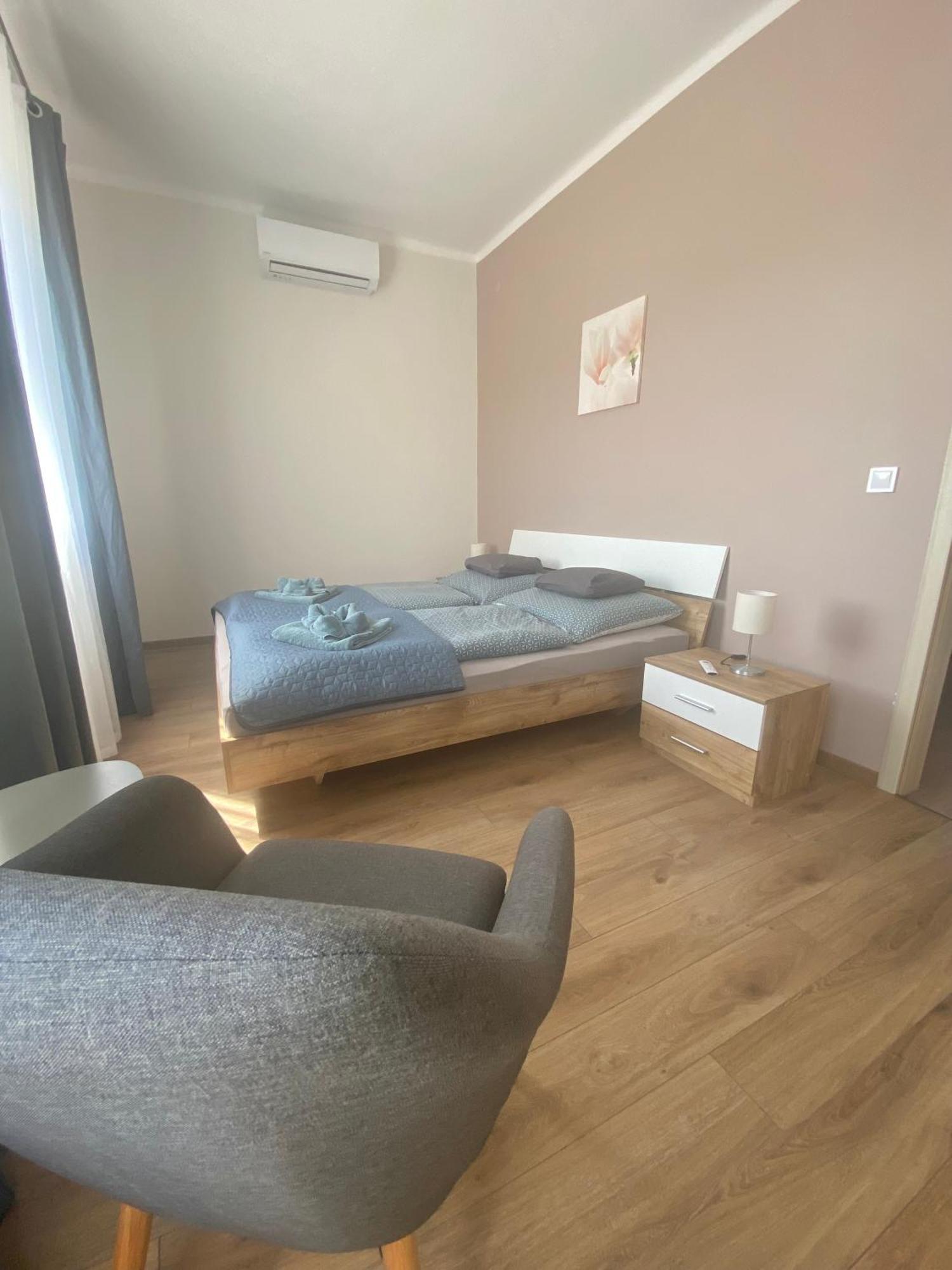 Azur Panorama Apartman อัลโชเอิร์ช ภายนอก รูปภาพ