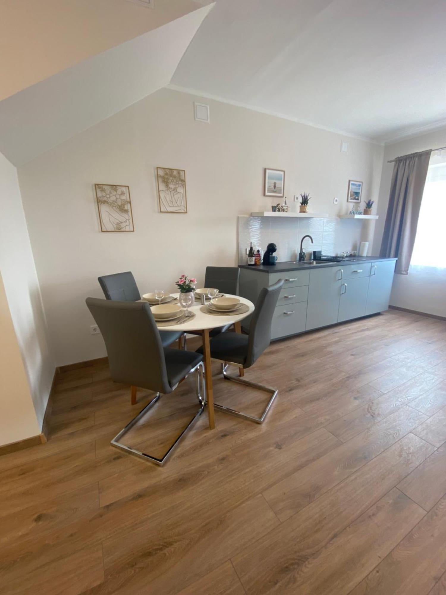 Azur Panorama Apartman อัลโชเอิร์ช ภายนอก รูปภาพ